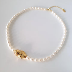 Bridal Baroque Pearls Choker Necklace, Dainty Elegant Irregular White Pearl Jewellery for Weddings & Bridesmaids, Dainty Bridal Gift