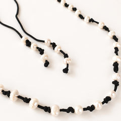 Extra Long Pearls and Leather Lariat Necklace, Baroque Pearl Necklace, Adjustable Boho Leather Jewelry