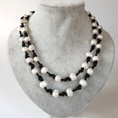 Extra Long Pearls and Leather Lariat Necklace, Baroque Pearl Necklace, Adjustable Boho Leather Jewelry
