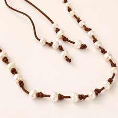 Extra Long Pearls and Leather Lariat Necklace, Baroque Pearl Necklace, Adjustable Boho Leather Jewelry