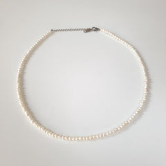 Dainty Baroque Rice Pearls Choker Necklace, Bridal Elegant Irregular White Pearl Jewellery for Weddings Bridesmaids Gift, Minimalist Wedding