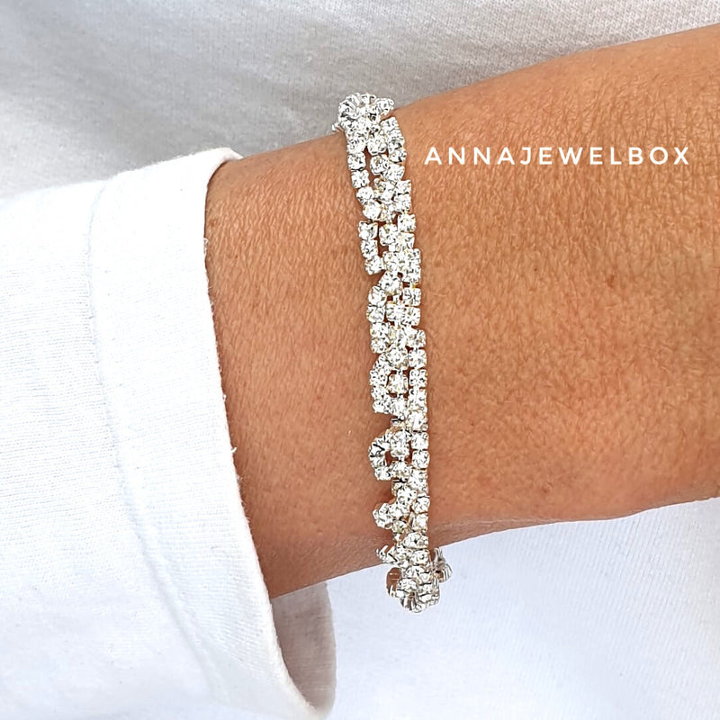 Elegant White Diamante Crystals Sparkling Bracelet - AnnaJewelBox