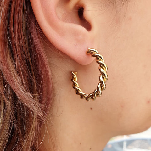Image of Pretty Gold Twist Hoop Earrings