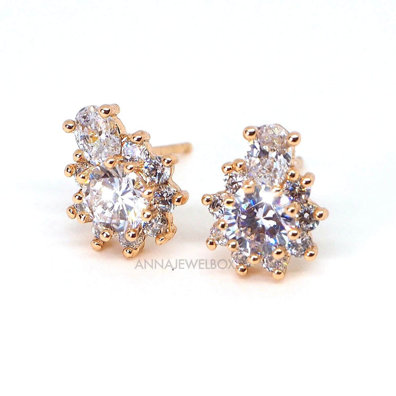 Queen Pineapple Sparkling Diamante Gold Stud Earrings - AnnaJewelBox