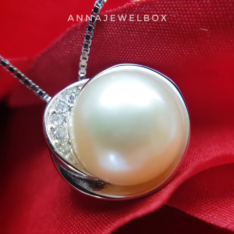 Image of Sparkling Pearl 925 Sterling Silver Diamante Crystal Adorned Necklace - AnnaJewelBox